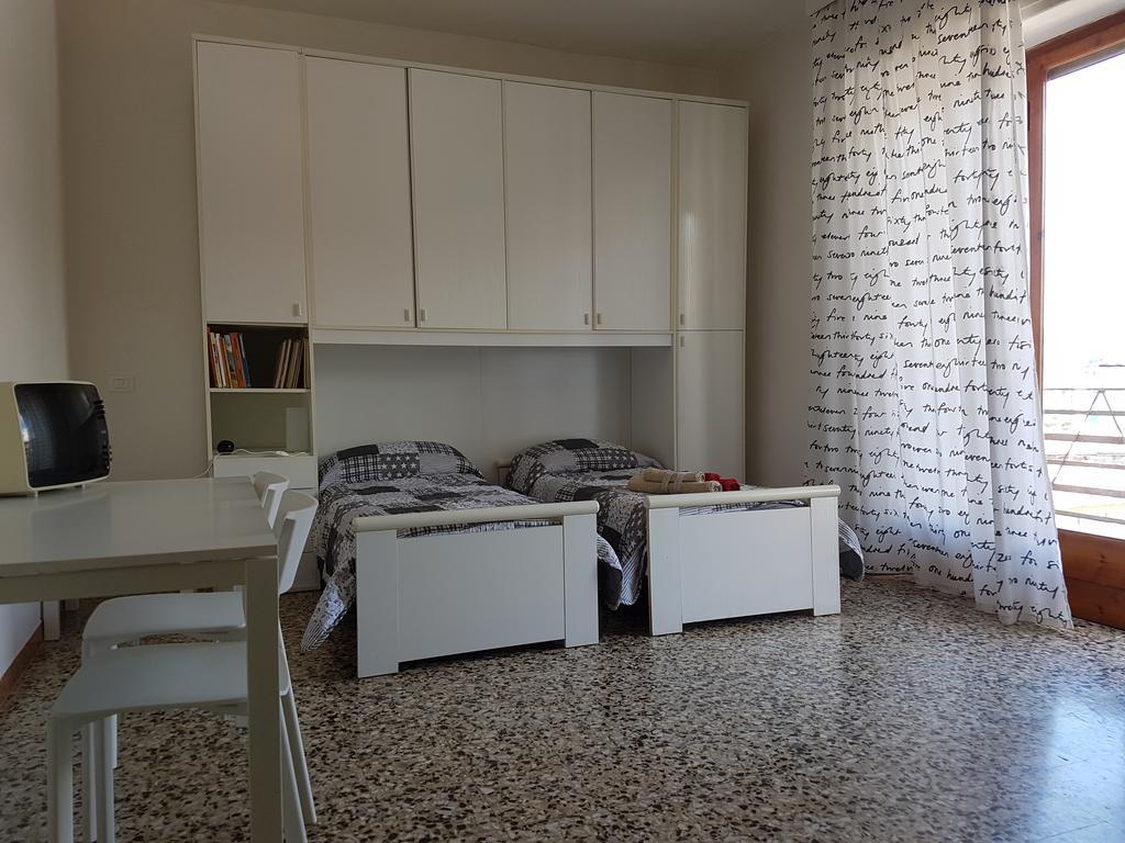 דירות לריצ'י Il Terrazzo Sul Castello מראה חיצוני תמונה